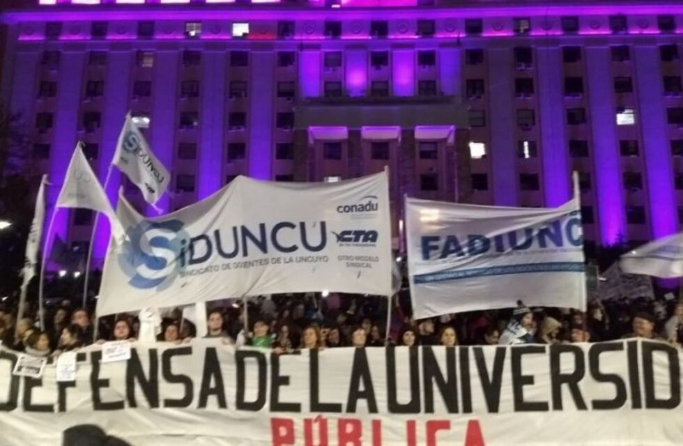 Multitudinaria marcha se hizo sentir en las calles de Mendoza