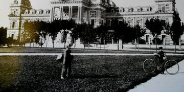 La Plaza San Martín de La Plata a fines del siglo XIX (Municipalidad de La Plata)