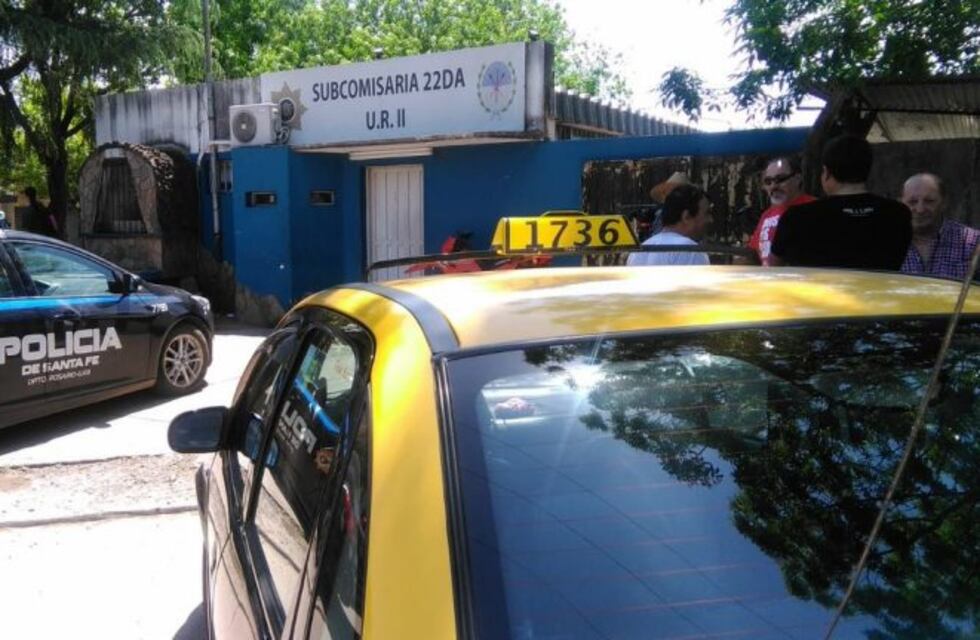 Cansados de los robos, taxistas emboscaron a una ladrona y lograron detenerla