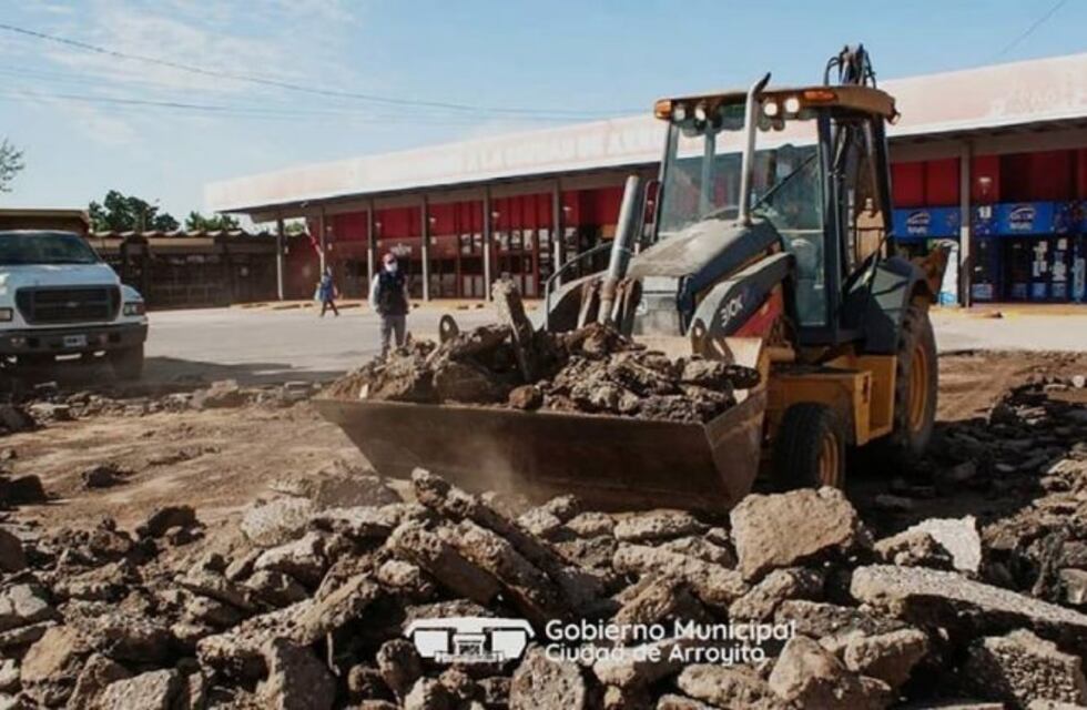 Se realizan trabajos en la plataforma de la Terminal de Ómnibus de Arroyito