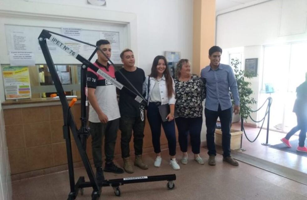 Hospital Regional recibió elevador de personas creado por alumnos