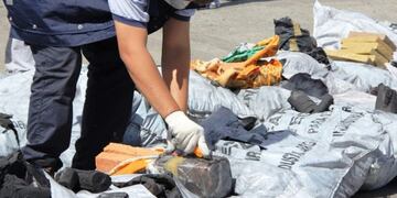 La banda lavaba dinero del narcotráfico a través de la compra de inmuebles, fideicomisos y autos de alta gama\u002E