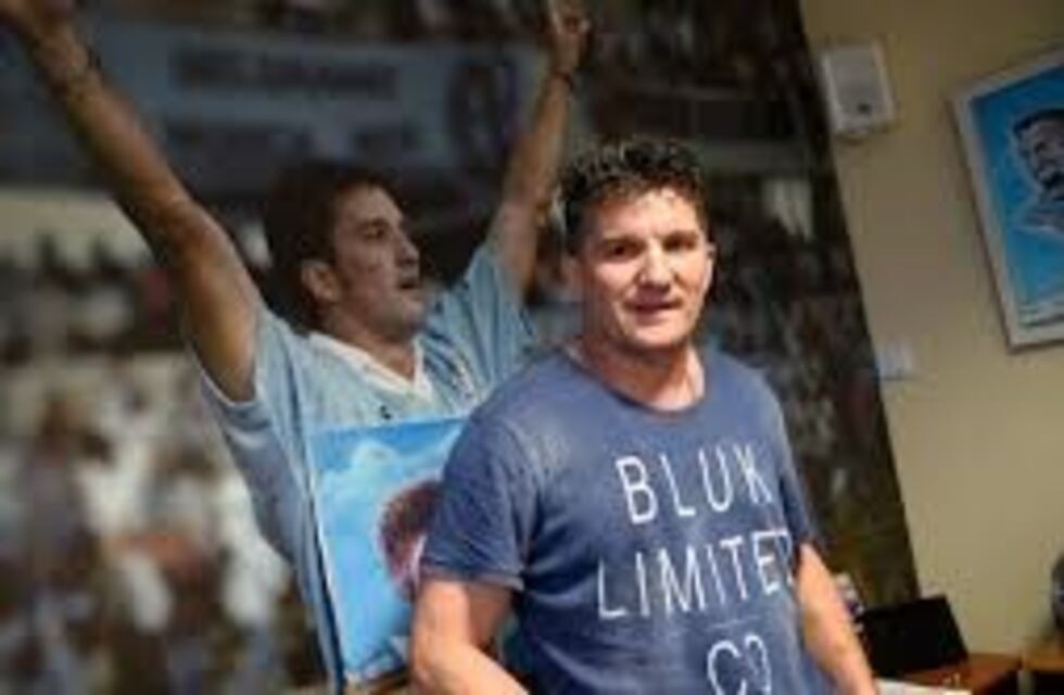 Con ropa de candidato, el saludo del Luifa Artime por el nuevo año