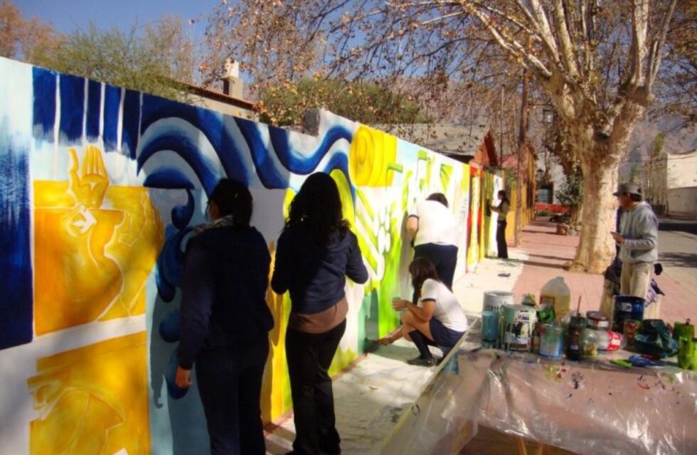 El Museo de la Vid y el Vino comparte las historias detrás de sus murales