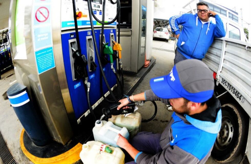 Combustibles: subas, pero en el canal mayorista