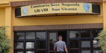 Operativo policial en San Vicente tras violento robo a pareja en su domicilio.
