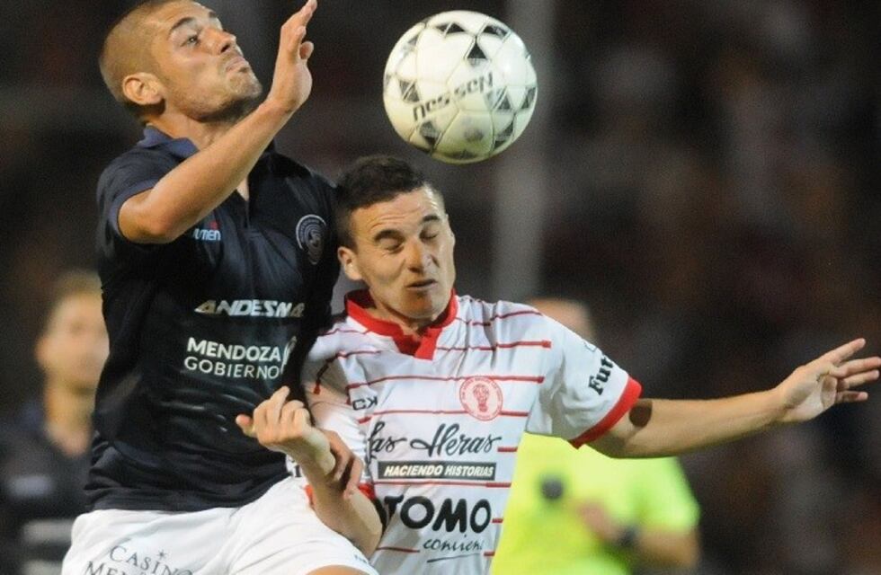 Paro en Mendoza: juegan Huracán Las Heras y la "Lepra"