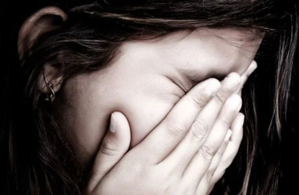 Nena dijo que su mamá le pegó por no guardar los juguetes