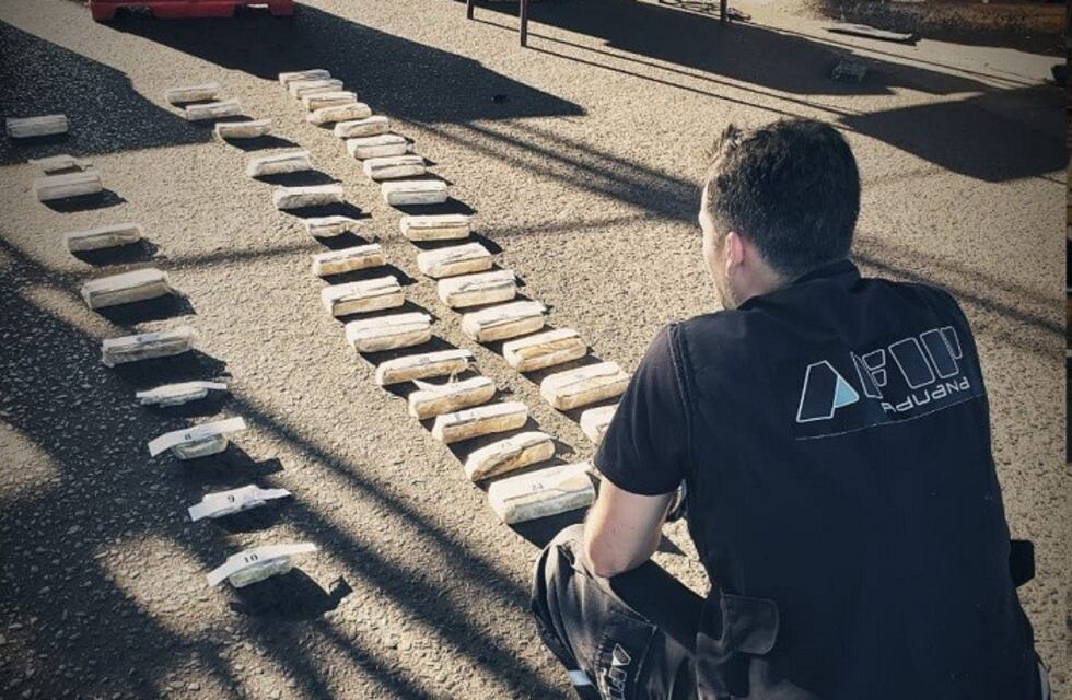 Traían cocaína de Paraguay: los atraparon en el puente