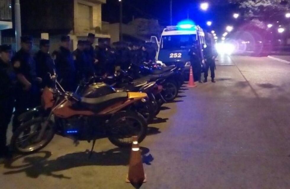 Motociclista perdió a su novia mientras escapaba de un control y no regresó a rescatarla
