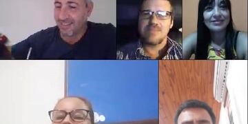 Concejales de Oberá en una videosesión del cuerpo normativo de la ciudad, cada uno desde sus casas por el coronavirus\u002E (FM de las Misiones)