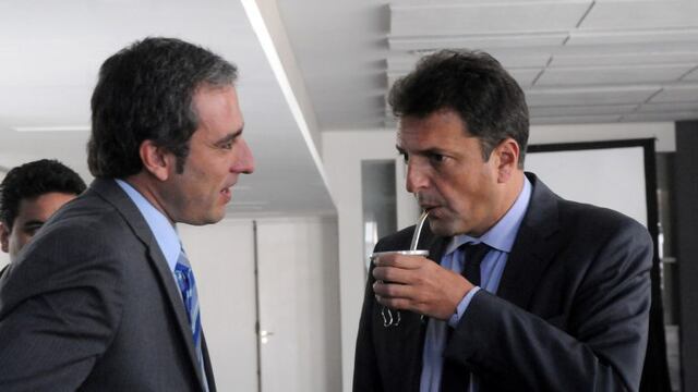 El lu00edder del Frente Renovador, Sergio Massa, conversa con Oscar