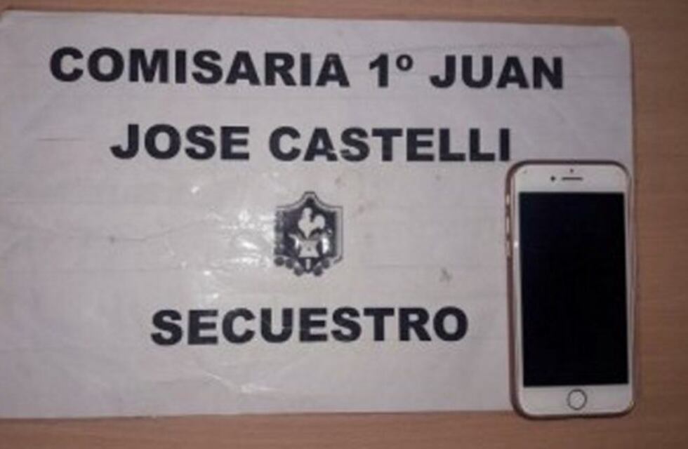 A una maestra le robaron el celular sus propios alumnos