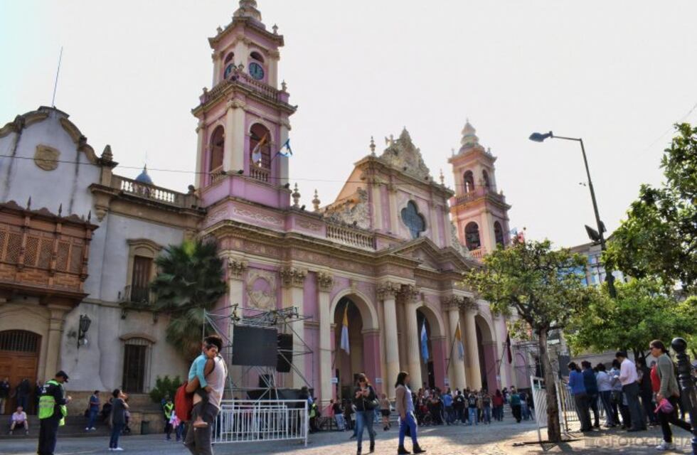 Habrá cortes de tránsito por el rezo de la Novena en Salta