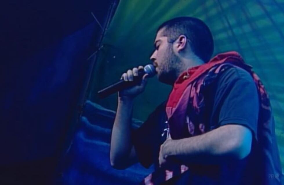 Callejeros reeditó su hit "Una Nueva Noche Fría" con un videoclip para la polémica