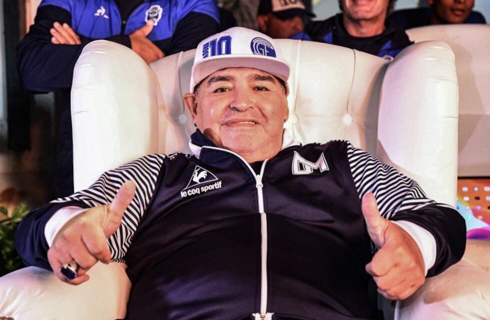 Diego Maradona arremetió contra sus hijas: "Preso, las pelotas"