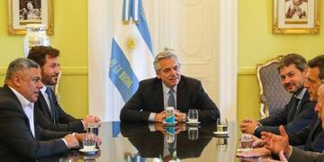 Caludio Tapia, Alberto Fernández y Matías Lammens\u002E