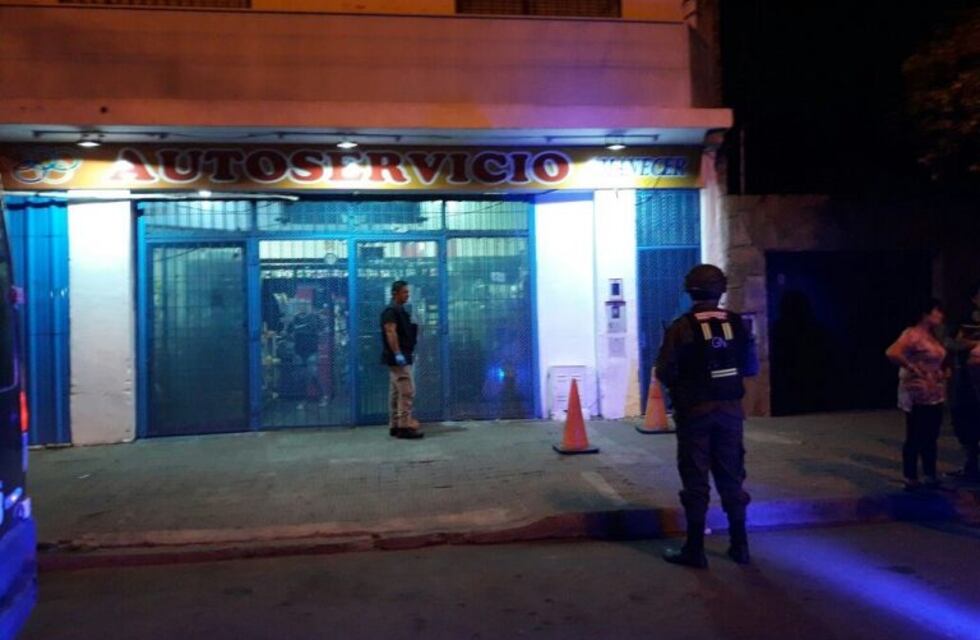 Balearon al custodio de un súper chino en un intento de asalto