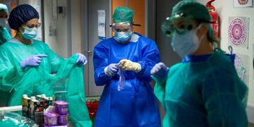 20/04/2020 AV\u002E- Coronavirus\u002E- La cifra de muertos por Covid-19 sube ligeramente, con 184 en las últimas 24 horas\u002E España ha sumado este miércoles 184 muertes con Covid-19, lo que supone un ligero incremento con respecto a ayer, cuando se notificaron 176 fallecimientos, según los últimos datos publicados por el Ministerio de Sanidad\u002E Desde el inicio de la pandemia ya han fallecido 27\u002E104 personas\u002E SALUD GALICIA ESPAÑA EUROPA PONTEVEDRA SOCIEDAD HOSPITAL POVISA