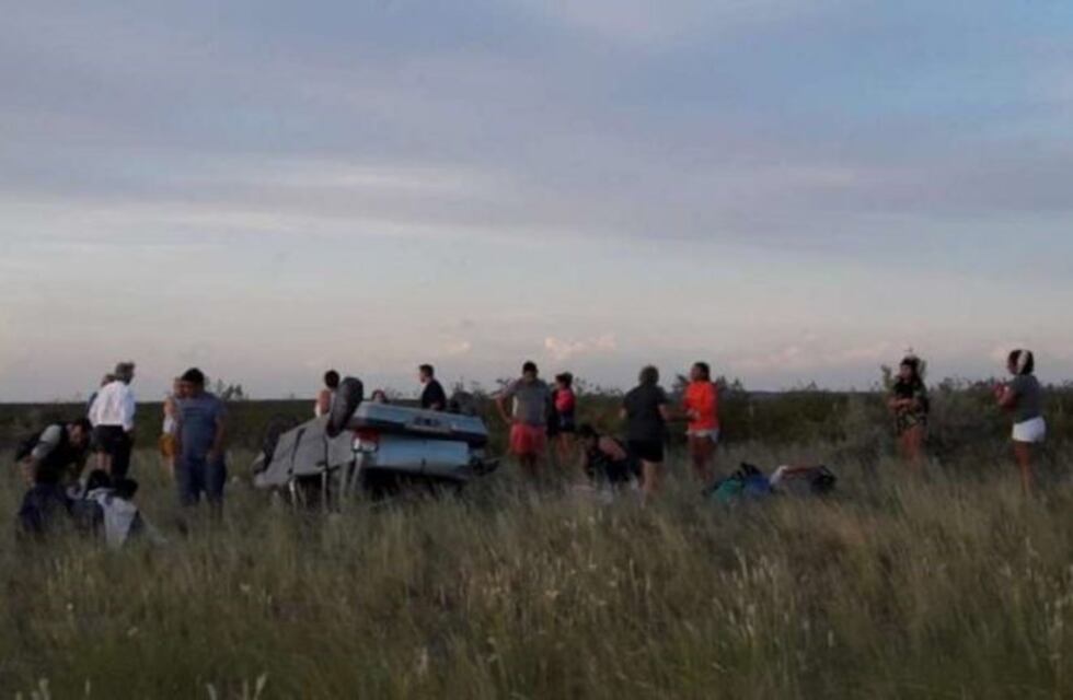 Murió un joven de 19 años tras un vuelco en San Carlos