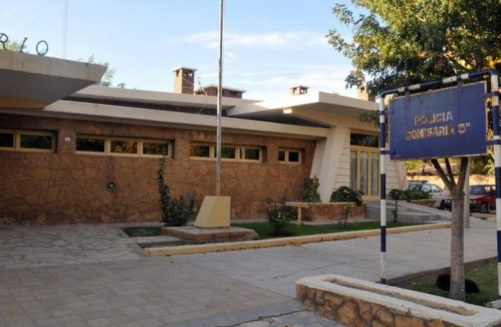 Chocó un auto, cuando el dueño le reclamó lo atropelló