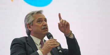 Alberto Fernández candidato a presidente por el Frente de Todos presentó su Declaración Jurada ante la OA\u002E Foto: EFE/Tono Gil\u002E