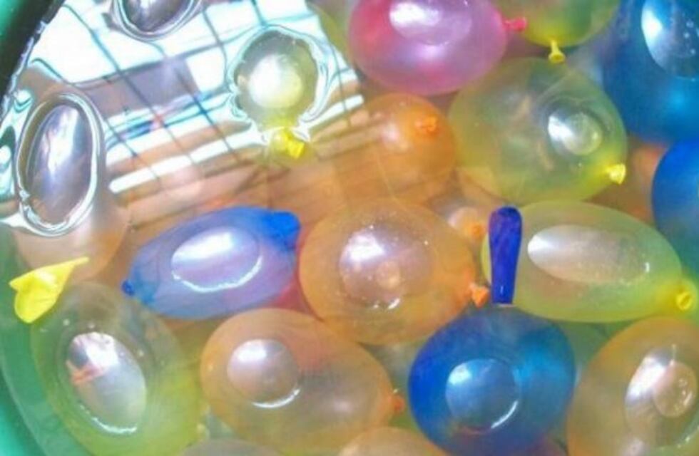 El ABC para formar parte de la guerra de bombuchas que promete llenar la costa rosarina