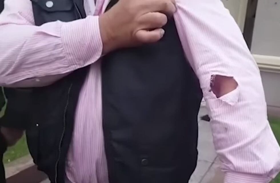 Jefe comunal de Los Cardos: "La policía me cagó a palos"