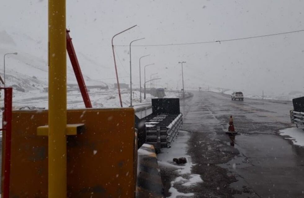 Paso Cristo Redentor: está cerrado por las intensas nevadas