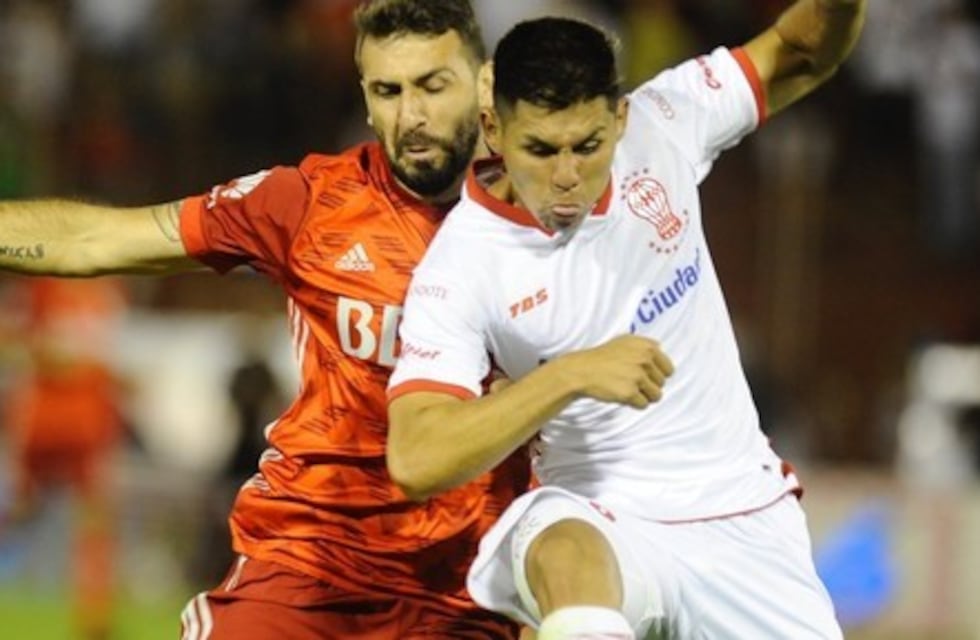 Huracán venció 1-0 a River en Parque Patricios
