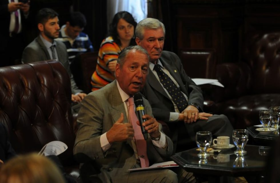 Críticas de la UIA al Gobierno por prorrogar la prohibición de despidos: "No es el camino"