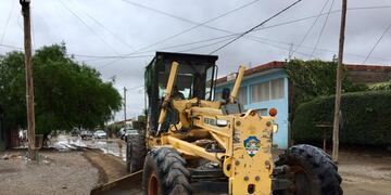 Realizaron trabajos para drenar las aguas acumuladas en Trelew\u002E