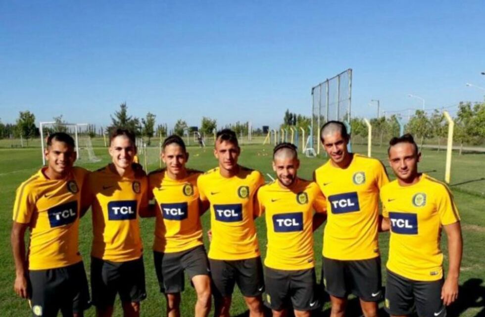 Por la pretemporada canalla pasó el peluquero para los pibes