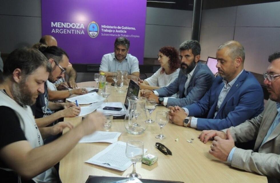 Mendoza: comienzan las paritarias estatales 2019