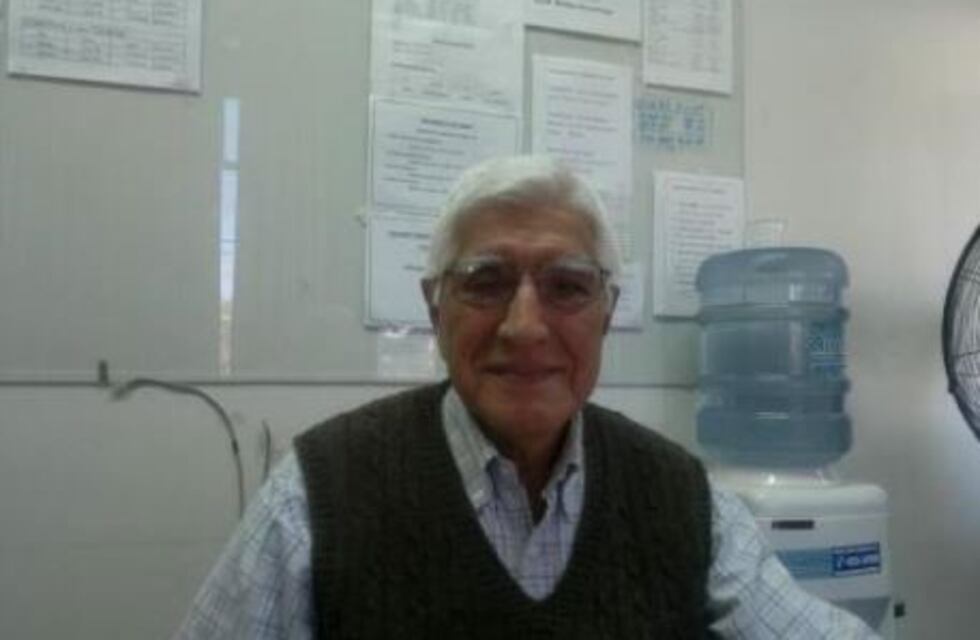 Se movilizaron a través de Facebook y lograron comprarle una computadora a Don Emilio