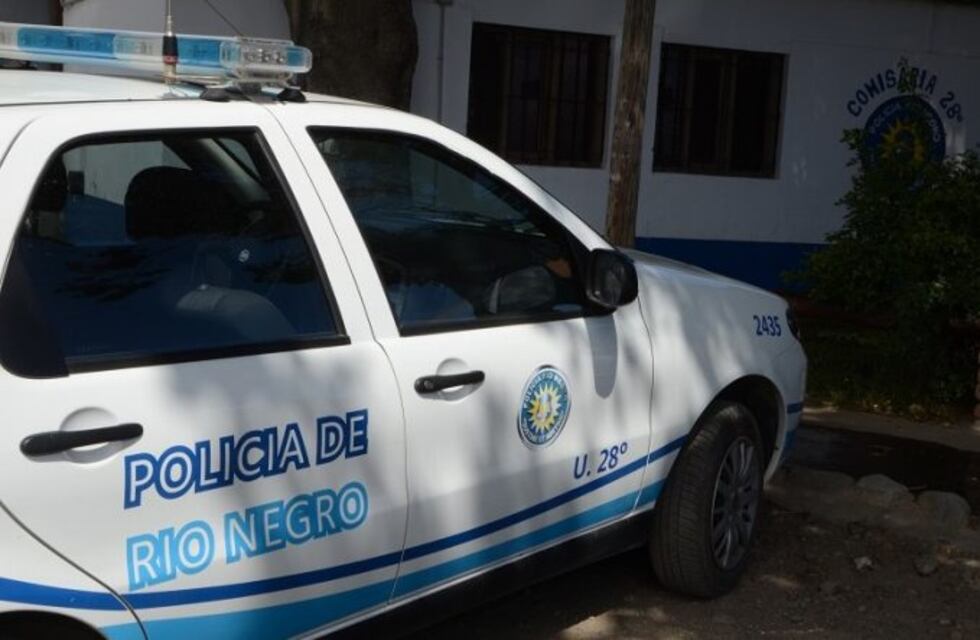 Un hombre sufrió el robo de 800 mil pesos en Roca por dejar la ventanilla abierta de su camioneta