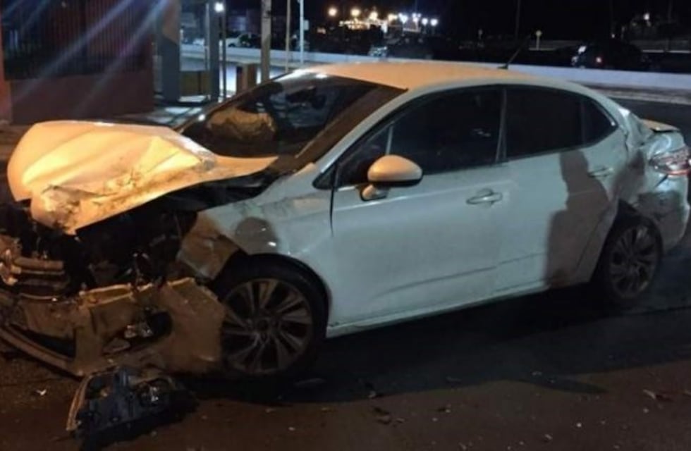 Violento siniestro vial en la esquina entre Maipu y Don Bosco