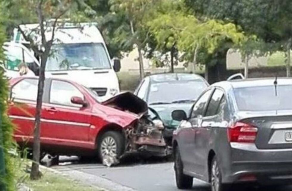 Un hombre murió en un triple choque cerca de Ciudad Universitaria