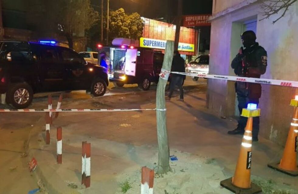 Dos detenidos y secuestro de cocaína y marihuana en barrio General Bustos