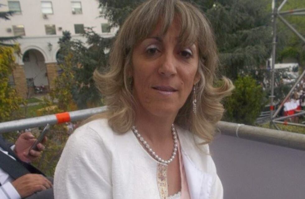 Silvia Cornejo, hermana del Gobernador de Mendoza, dejó el cargo que tenía en la DGE