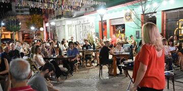 El cierre se llevó a cabo en el Pasaje Carcabuey, con una gran asistencia de público (Prensa Municipalidad de Rafaela)