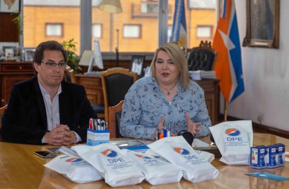 Se presentó en Ushuaia el programa "lamparitas para domicilios"