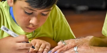 Abuelos y nietos desarrollaron soluciones tecnológicas\u002E