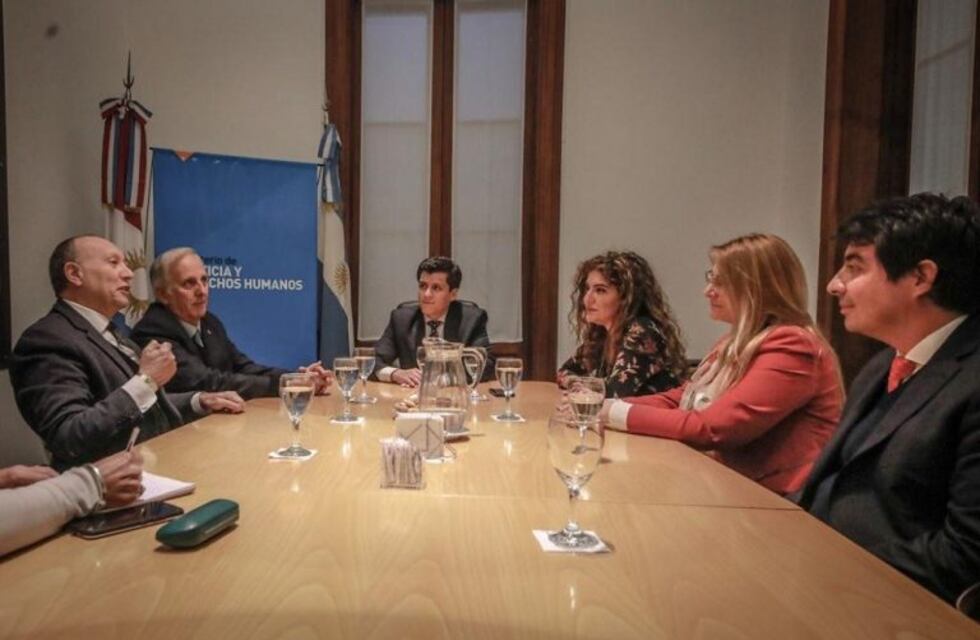 Firman un convenio para que abogados hagan prácticas profesionales en el Polo de la Mujer