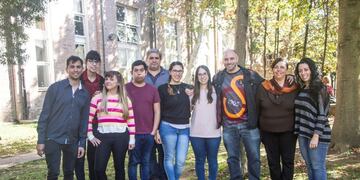 Los integrantes del proyecto de Nanotecnología aplicada a enfermedades de la piel del Laboratorio de Bio-Nanotecnología de la Universidad Nacional de Quilmes (Natalia García - Prensa de la UNQ)