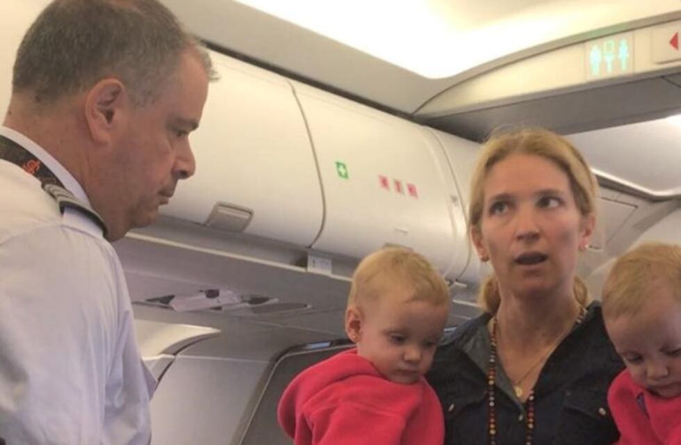 Vuelo violento: un oficial agredió a una pasajera argentina por subir con el cochecito de bebé