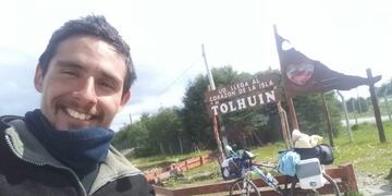 Gustavo Savaine emprendió su viaje en bicicleta de Rosario a Ushuaia\u002E