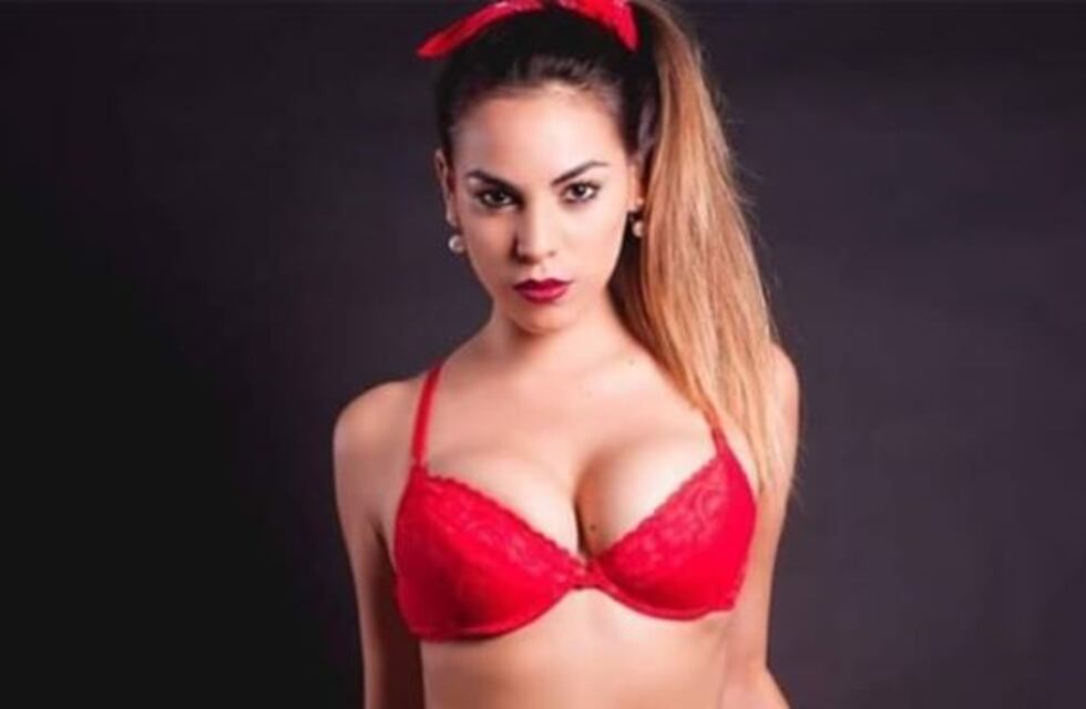 Prometió y cumplió: modelo peruana se desnudó por clasificar a Rusia 2018