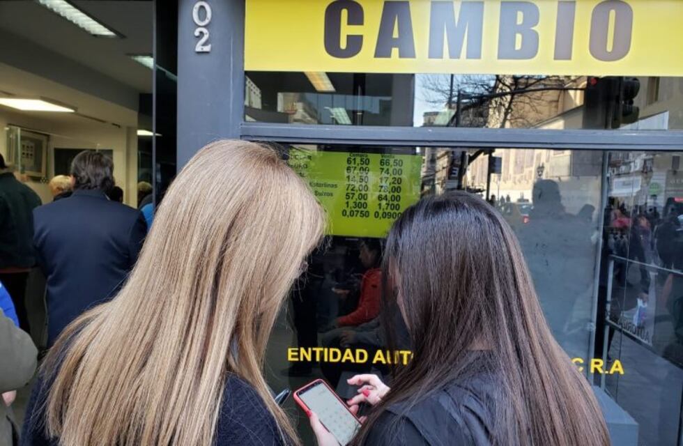 El dólar abrió hasta $ 66 para la venta en Córdoba y luego bajó a $ 61