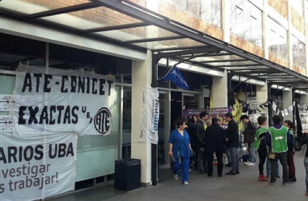 Becarios del Conicet se movilizaron el Ministerio de Ciencia y Tecnología